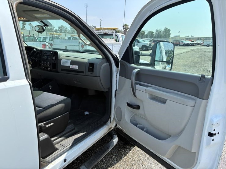 2012-gmc-2500hd-image-16