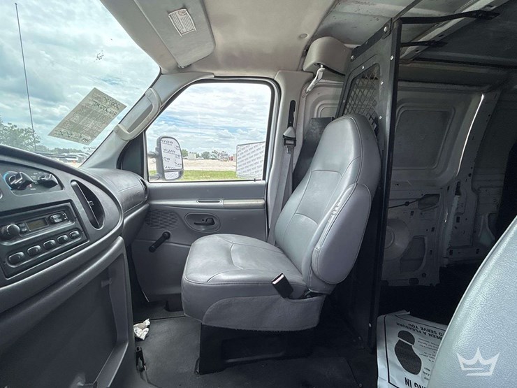 2007-ford-cargo-image-19