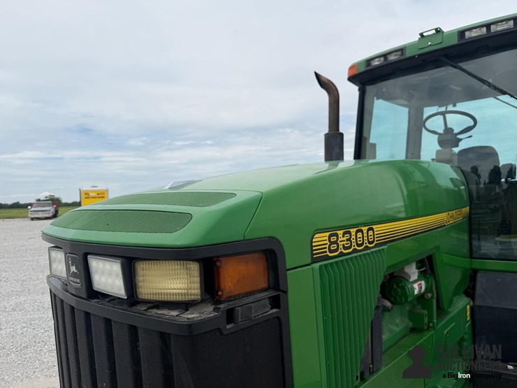 1996-john-deere-8300-image-11