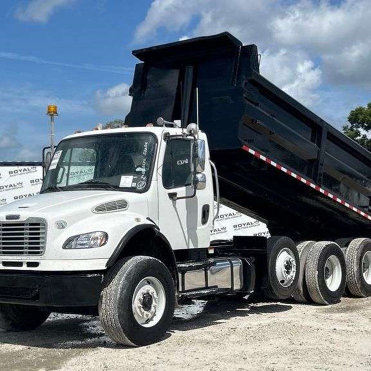 2013 FREIGHTLINER M2 106