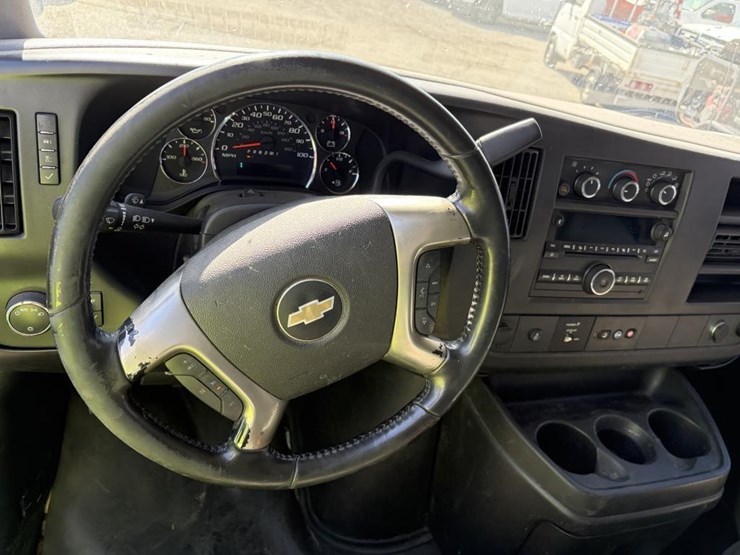 2014-chevrolet-express-2500-image-14