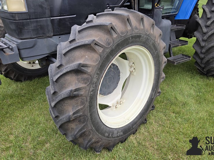 new-holland-tm165-image-14