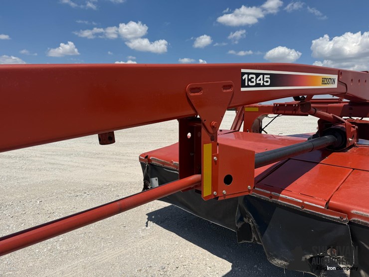hesston-1345-image-17