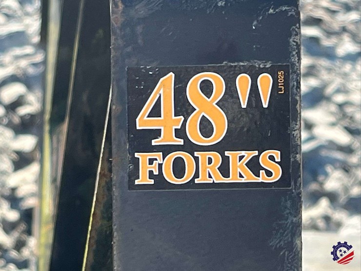 tomahawk-3026-48”-adj.-forks-attachment-image-9