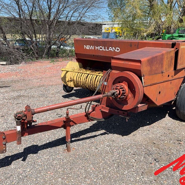 NEW HOLLAND 320