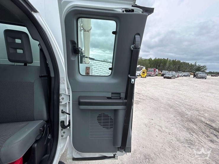 2016-ford-f550-image-21