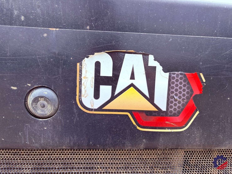 2020-caterpillar-259d3-image-23