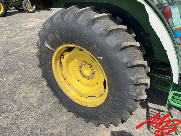 2012-john-deere-5100m-image-12