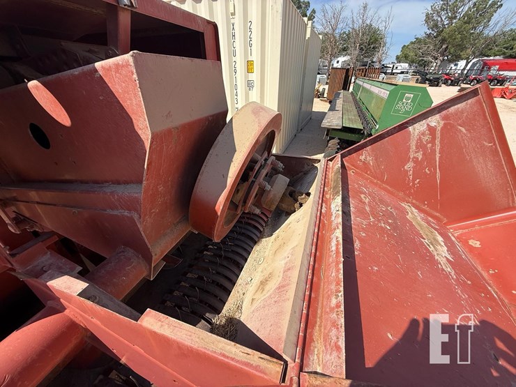 hesston-4600-image-8