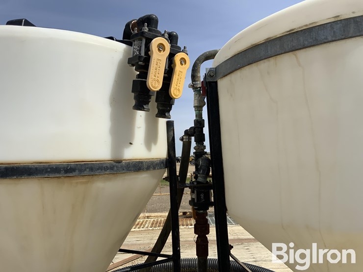 2001-fontaine-dft-5-8048wsaw-tri/a-drop-deck-sprayer-tender-trailer-w/3200-gal-tank-image-16