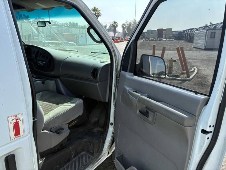 2002-ford-e350-sd-image-12