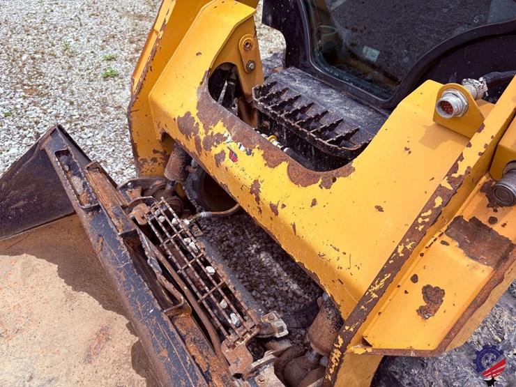 2020-caterpillar-259d3-image-69
