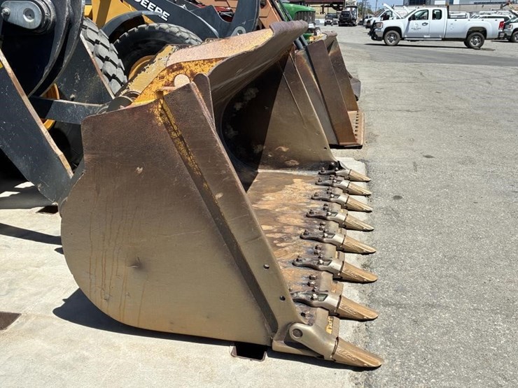 2018-deere-644k-image-6