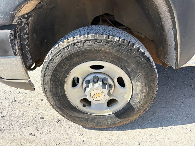 2005-chevrolet-2500hd-image-9