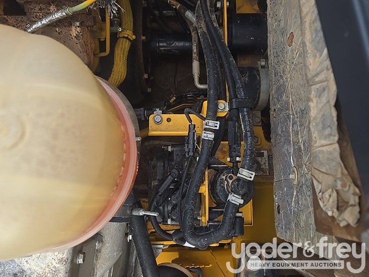 2023-deere-260e-image-36