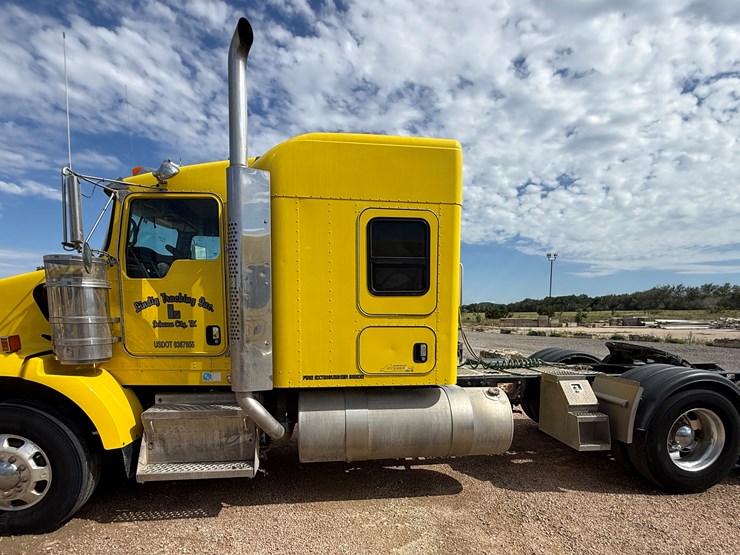 2016-kenworth-t800-image-8
