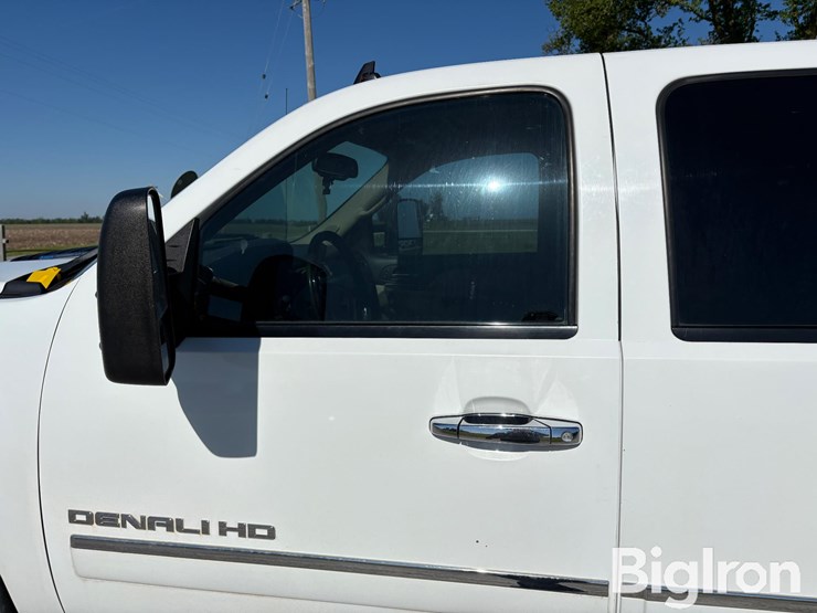 2012-gmc-2500hd-image-15