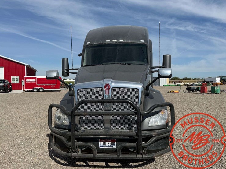 2020-kenworth-t680-image-6
