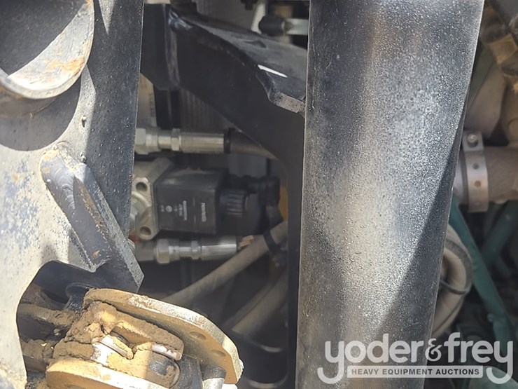 2023-volvo-a25g-image-43