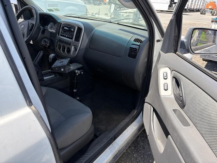 2006-ford-escape-hybrid-image-10