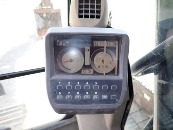 2009-deere-270d-lc-image-10