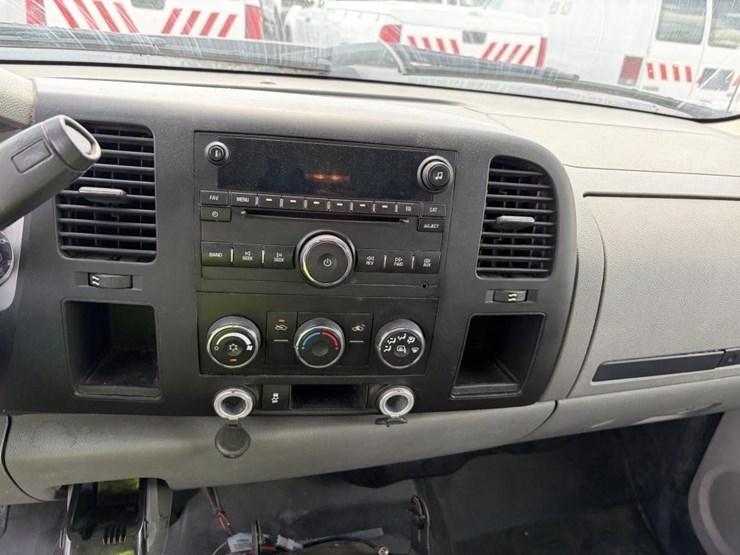 2012-gmc-2500hd-image-16