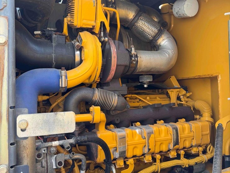 2013-deere-544k-image-15