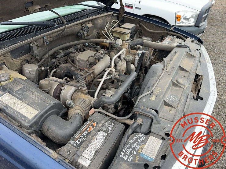 2000-chevrolet-k3500-image-30