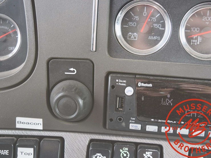 2016-kenworth-t880-image-64