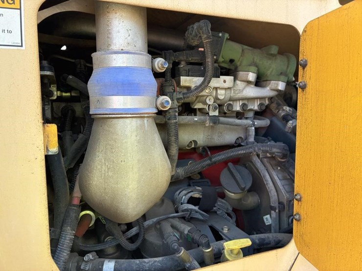 2015-gehl-rs8-42-image-28