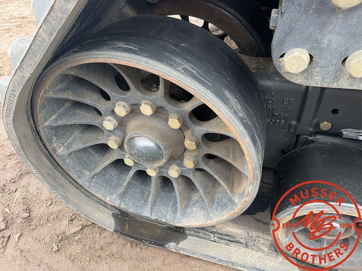 2014-case-ih-550-image-10