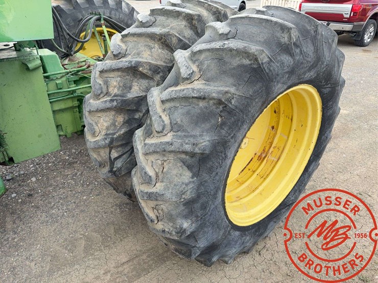 1975-john-deere-7020-image-13