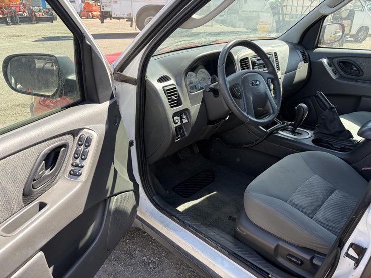2007-ford-escape-hybrid-image-13