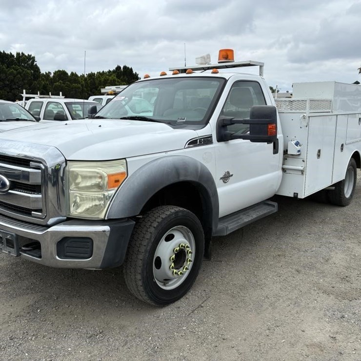 2011 FORD F550