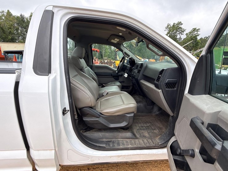 2017-ford-f150-xl-image-8