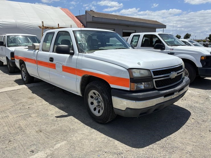 2006-chevrolet-silverado-1500-image-2