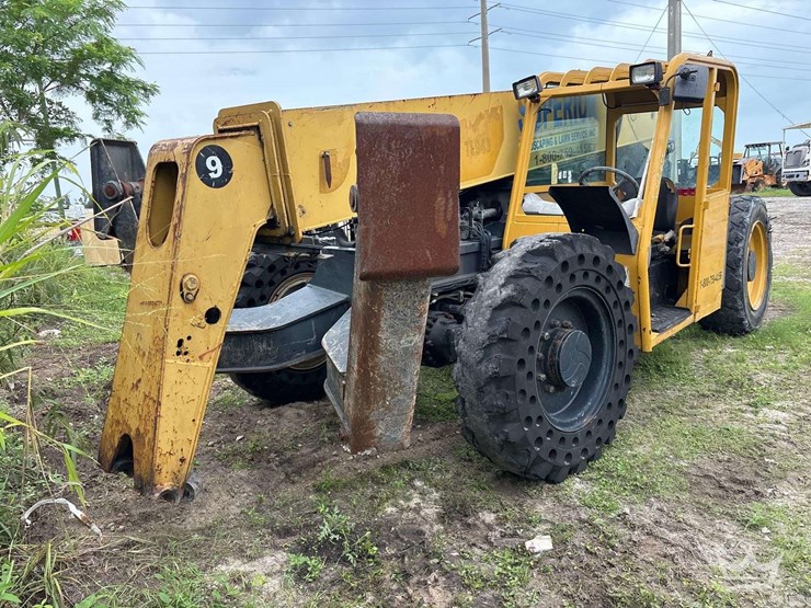 caterpillar-tl943-image-5