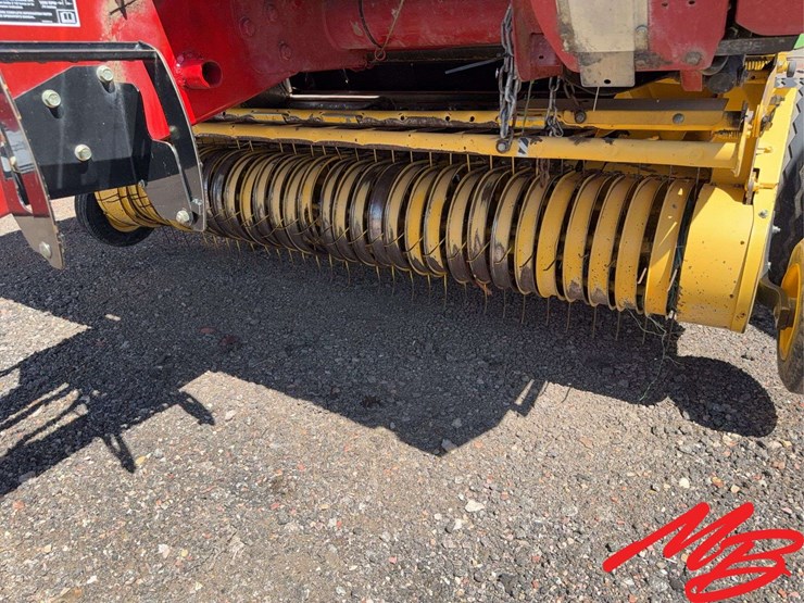 new-holland-br7090-image-30