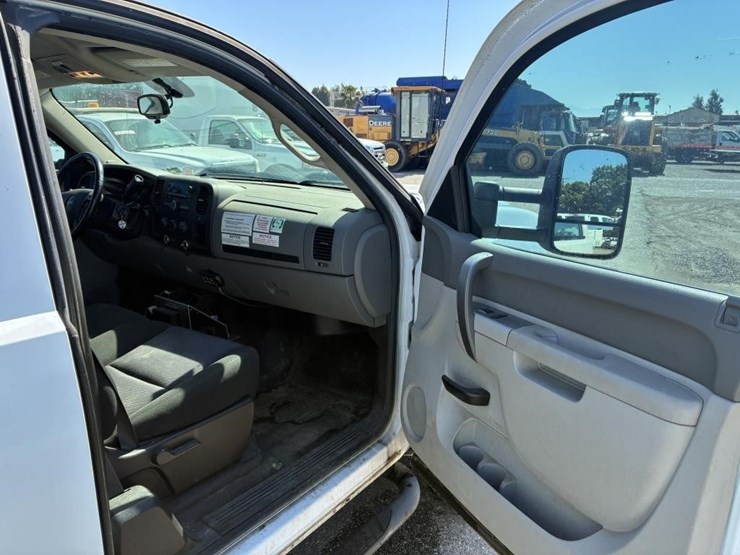 2012-gmc-2500hd-image-11