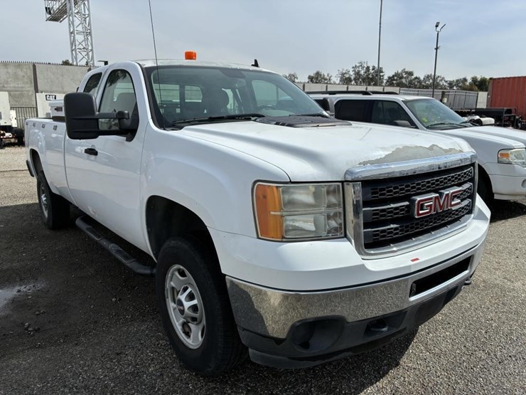 2012-gmc-2500hd-image-2