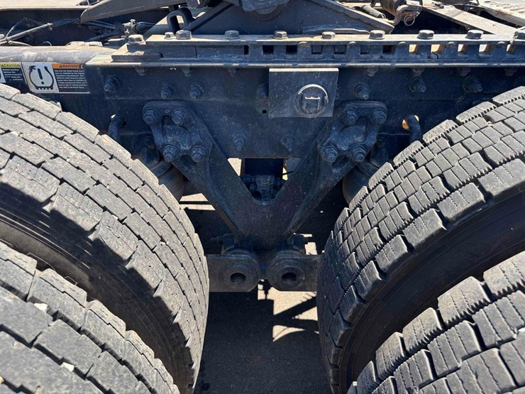 2021-kenworth-t880-image-18