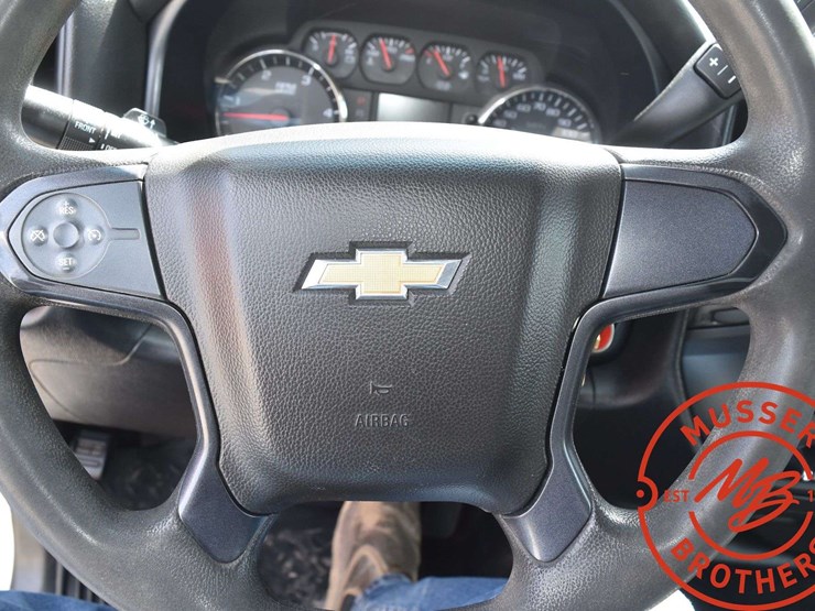 2015-chevrolet-3500-image-37