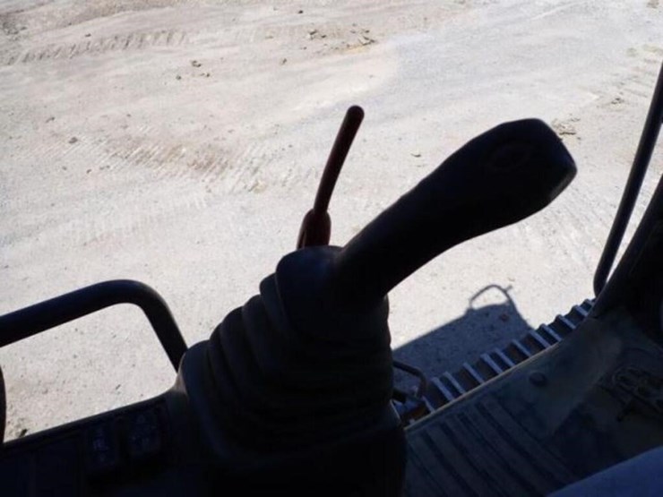2012-deere-290g-lc-image-15