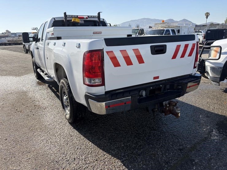 2012-gmc-2500hd-image-4