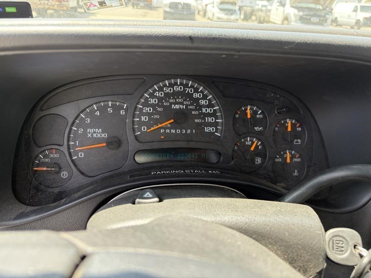 2006-chevrolet-2500hd-image-12