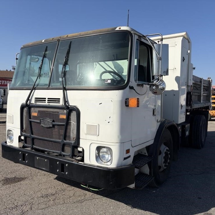 2011 AUTOCAR XPEDITOR