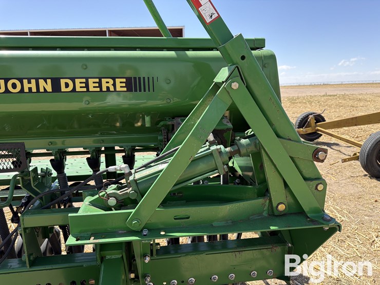 john-deere-520-image-11