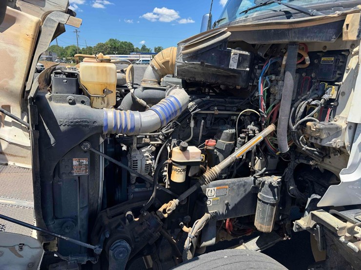 2021-kenworth-t880-image-23