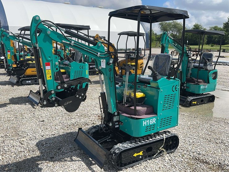 cfg-industrial-h16r-mini-excavator-image-1