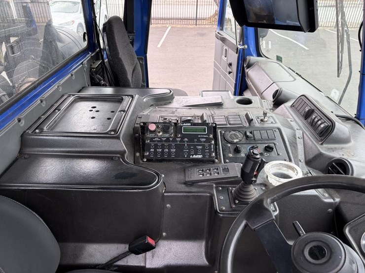 2015-autocar-xpeditor-image-21